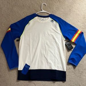 Nike. long sleeve running shirt. Medium. Reflective trim.